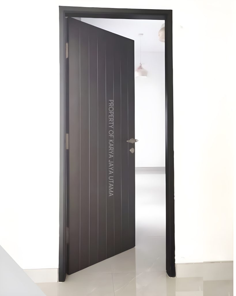 Pintu WPC finishing duco warna coklat untuk kamar tidur